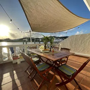 https://sunny-villa-right-on-the-jolly-harbour.comcaribbean.com